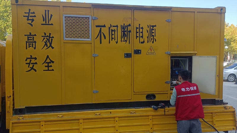 沙坡头柴油发电机组和UPS电源配合使用时，如何避免切换过程中的电力中断？