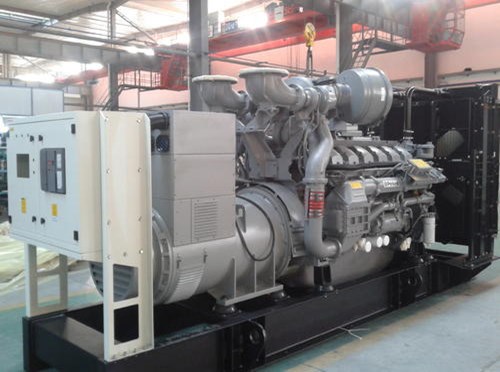 沙坡头如何确保柴油发电机组和储能设备配合使用时的安全性？